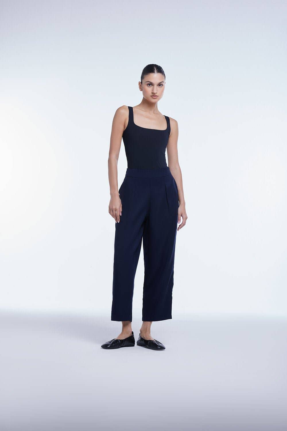 Tencel Mid-Rise Tapered Pants in Navy Blue
