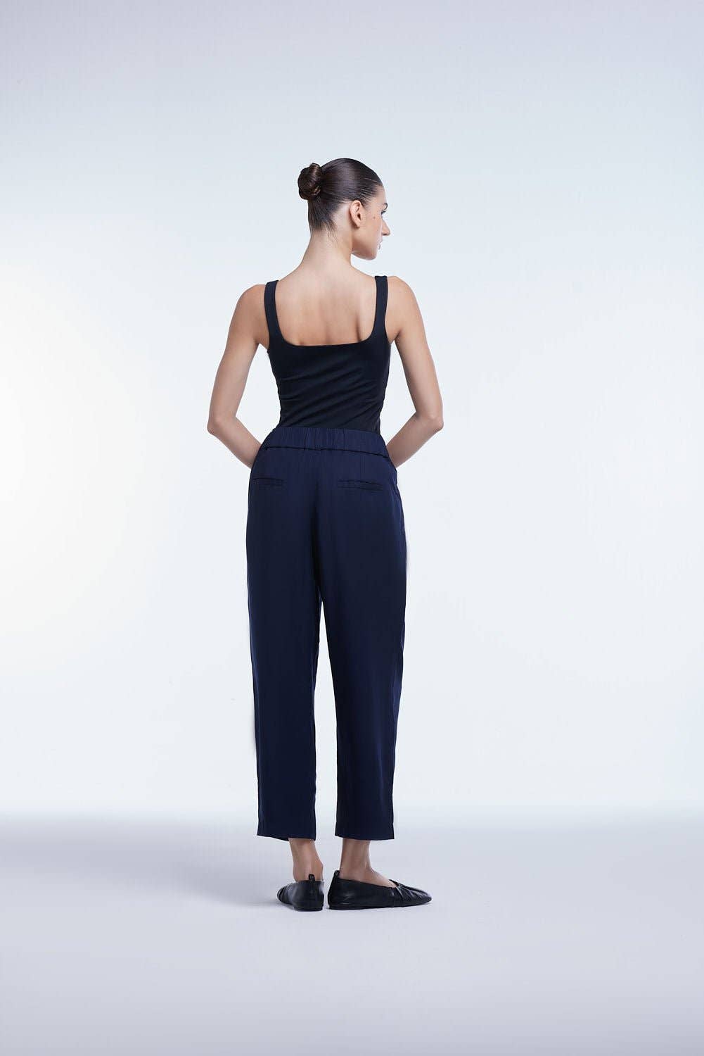 Tencel Mid-Rise Tapered Pants in Navy Blue