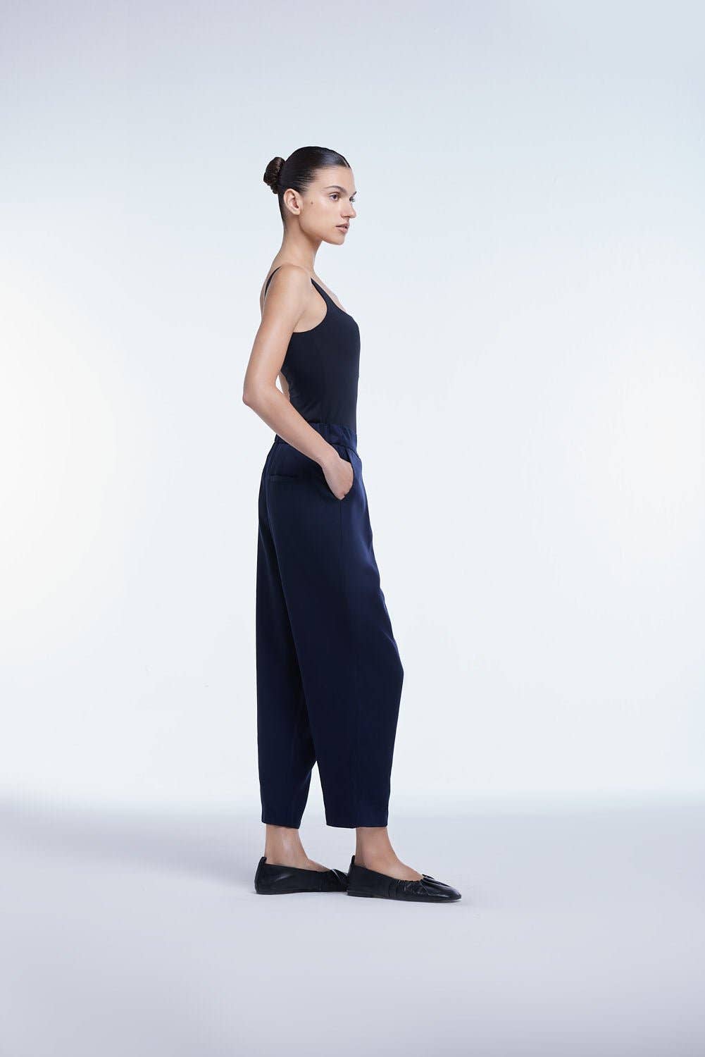 Tencel Mid-Rise Tapered Pants in Navy Blue