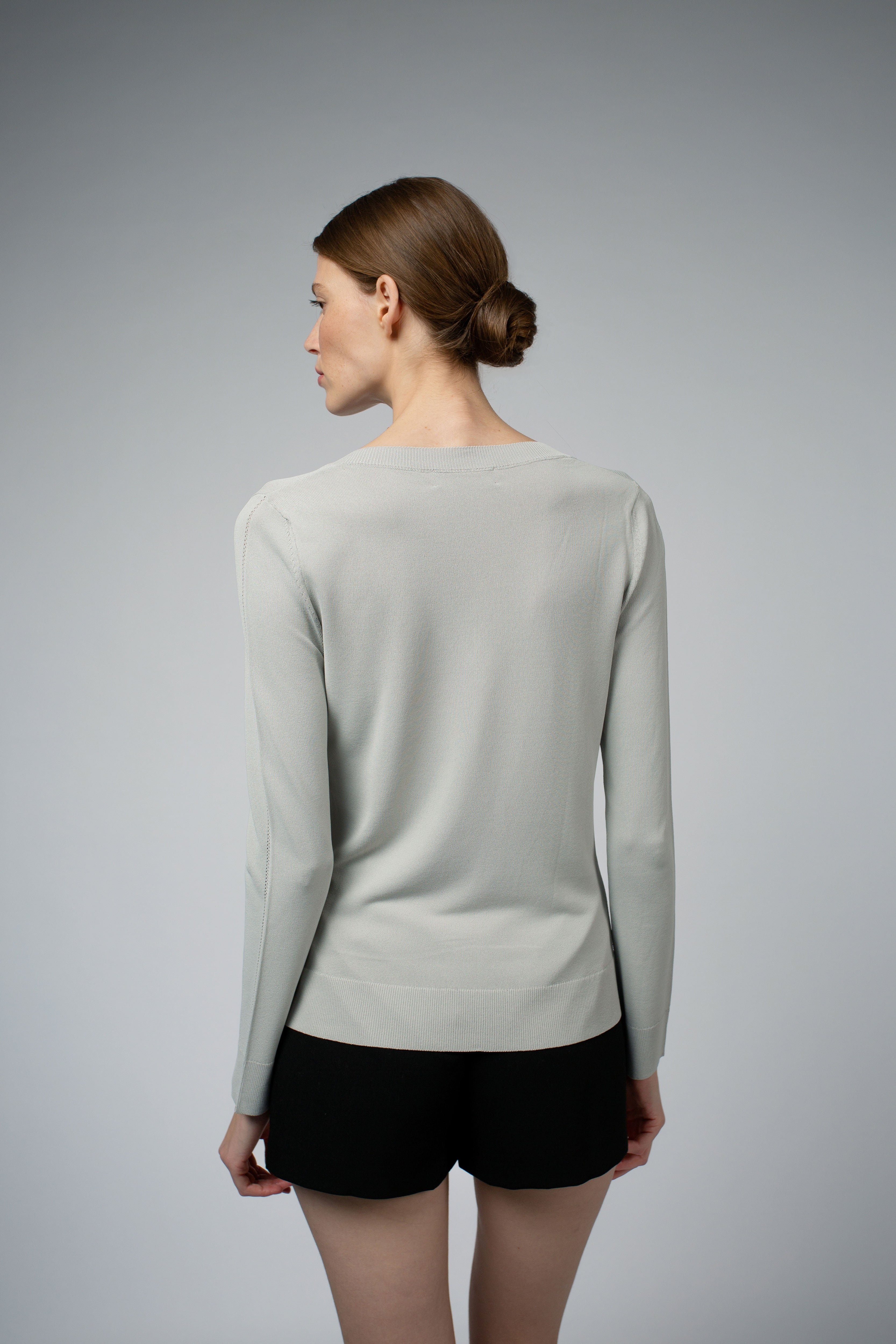 LIVIA LONG SLEEVE V-NECK VISCOSE SWEATER