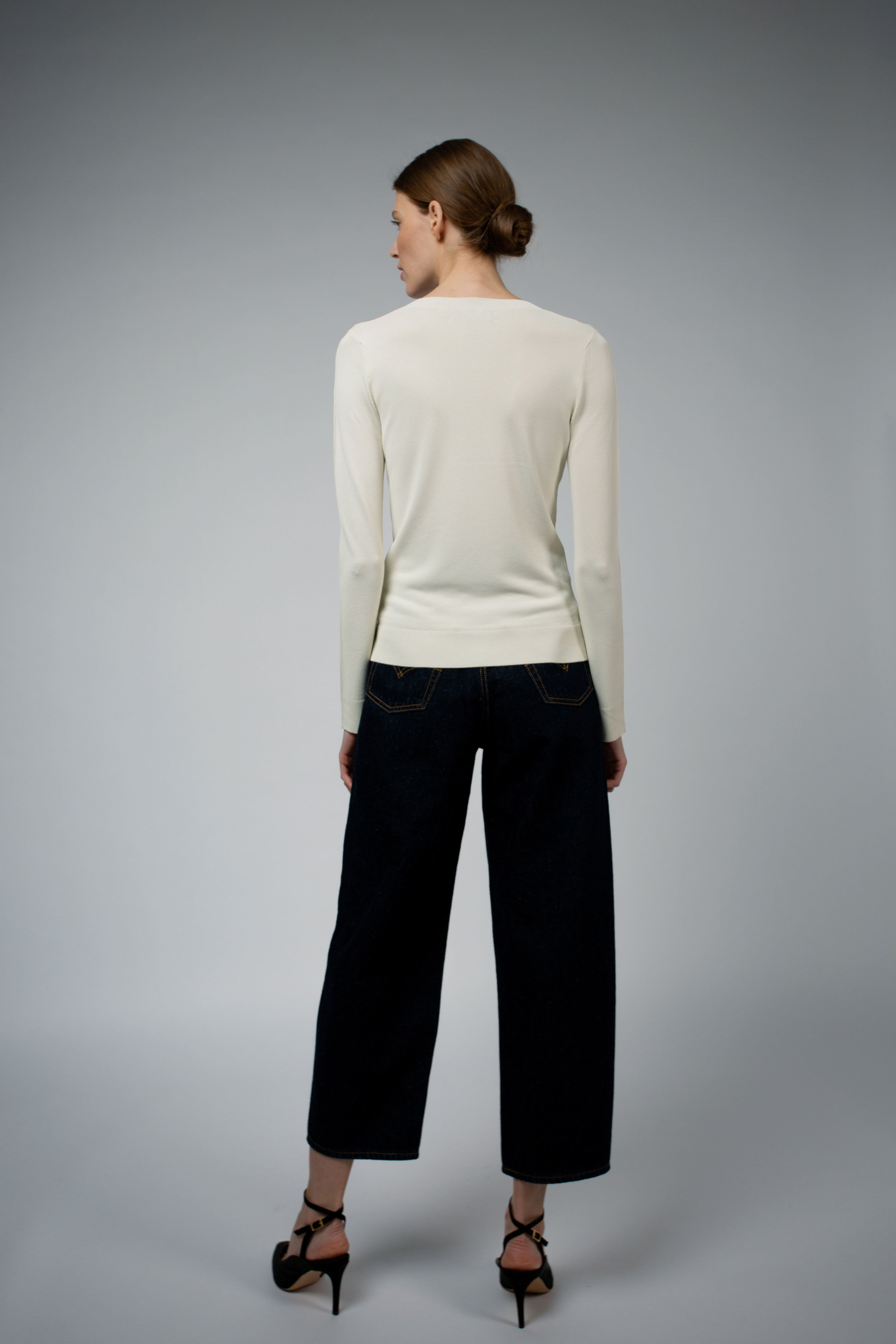 LIVIA LONG SLEEVE V-NECK VISCOSE SWEATER
