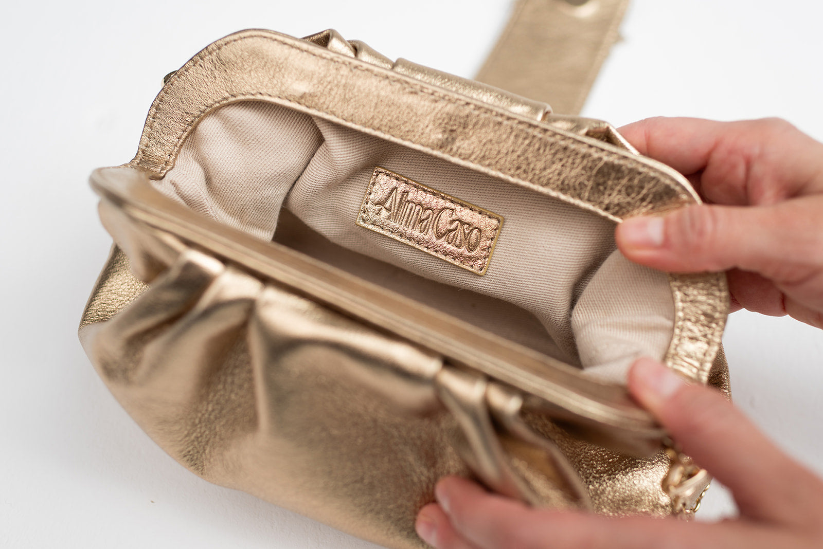 Julieta Clutch | Gold