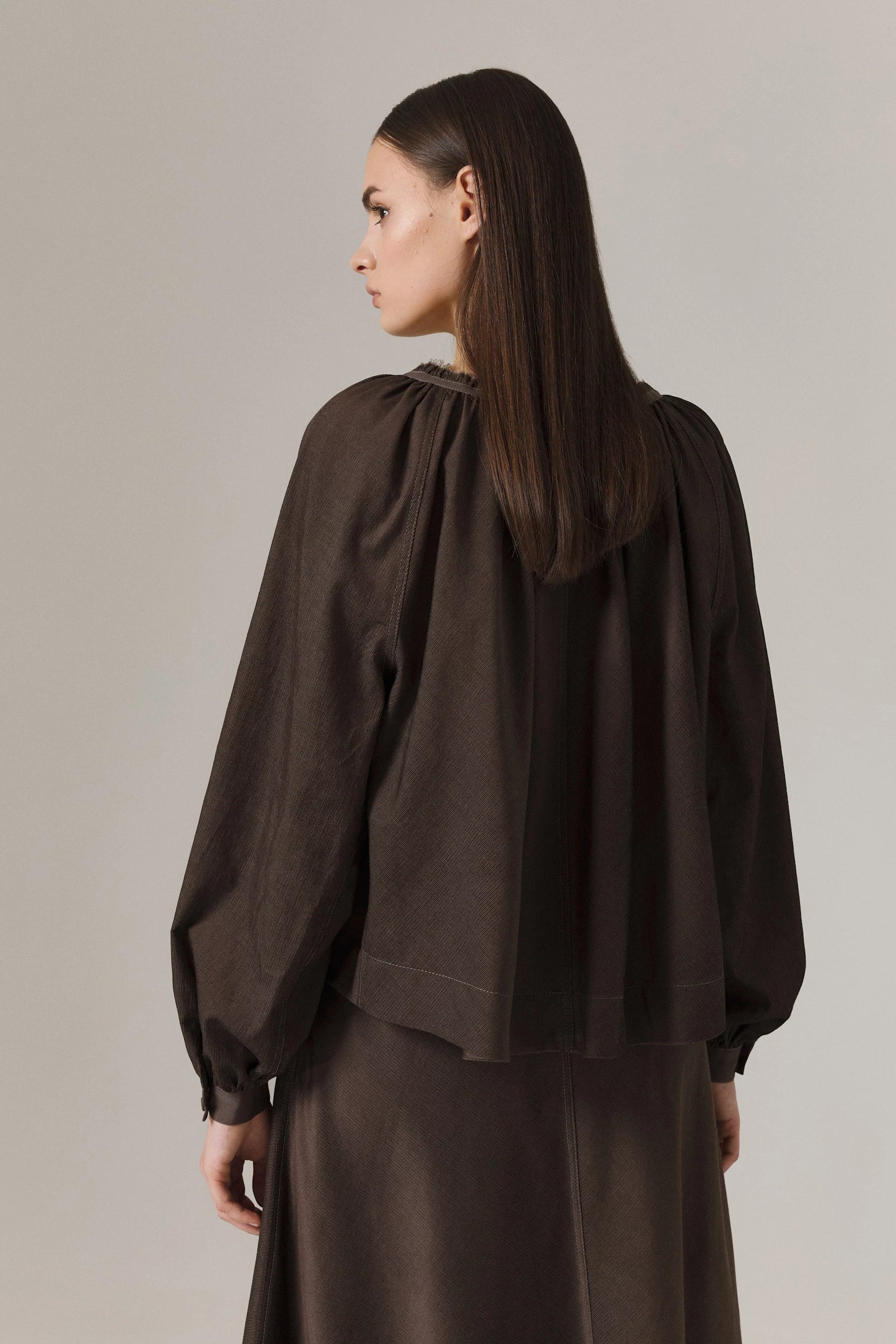 LIA FINE CORDUROY BLOUSE IN UMBER