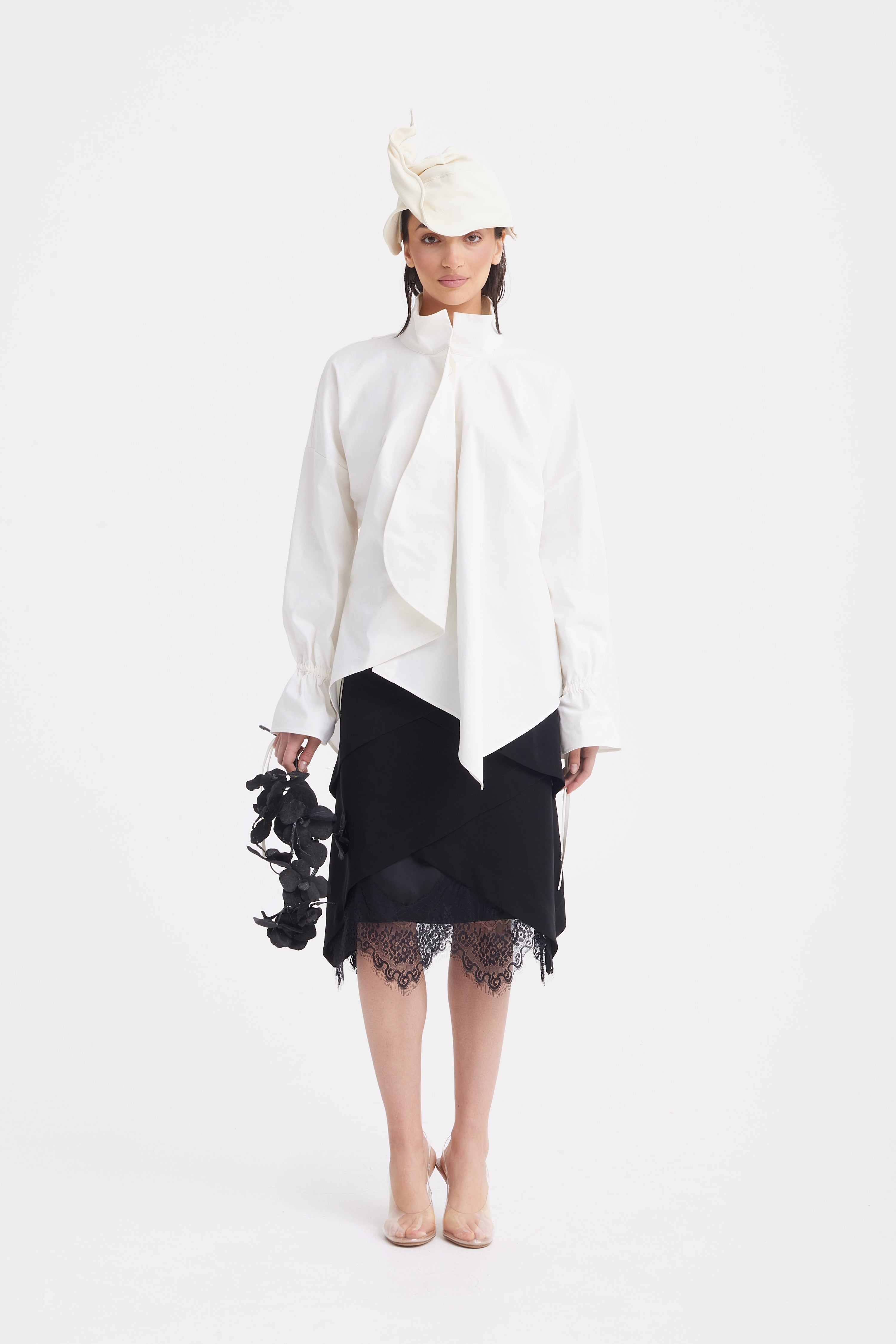 Sophisticated High-Waisted Skirt With Lace Hem Black
