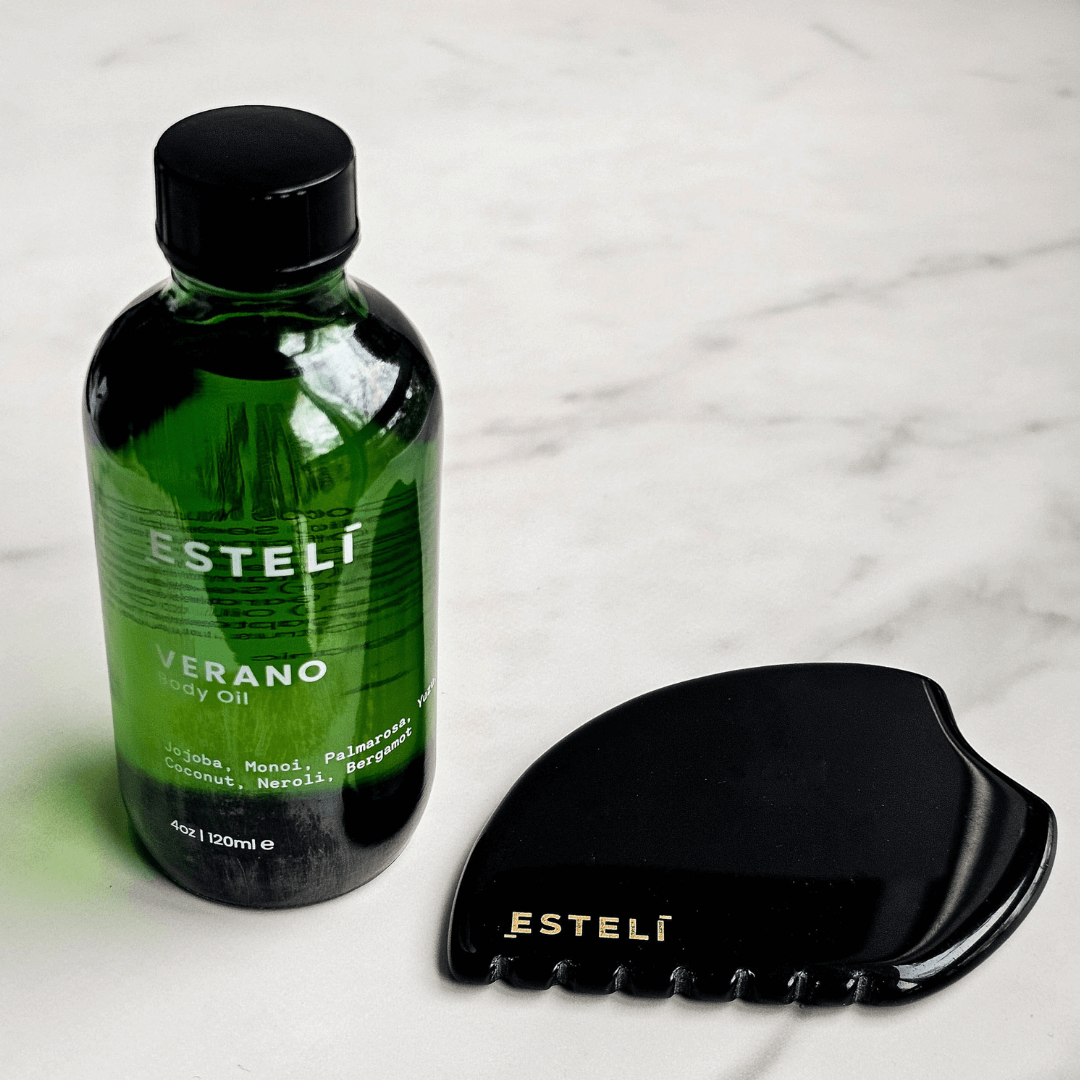 Green bottle and black tool with 'Esteló' branding on a white background