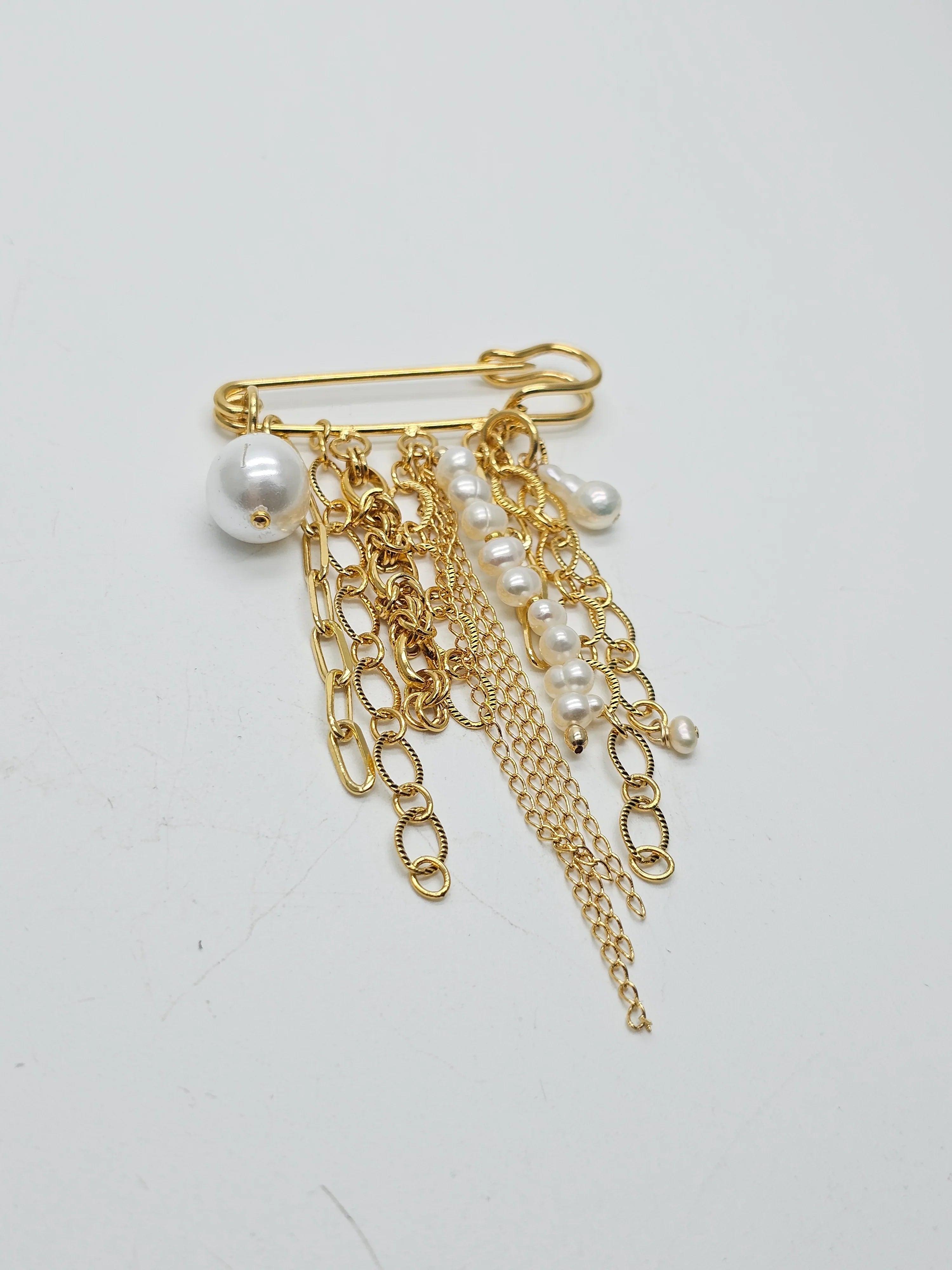 Aby Brooch with Cultured Pearls