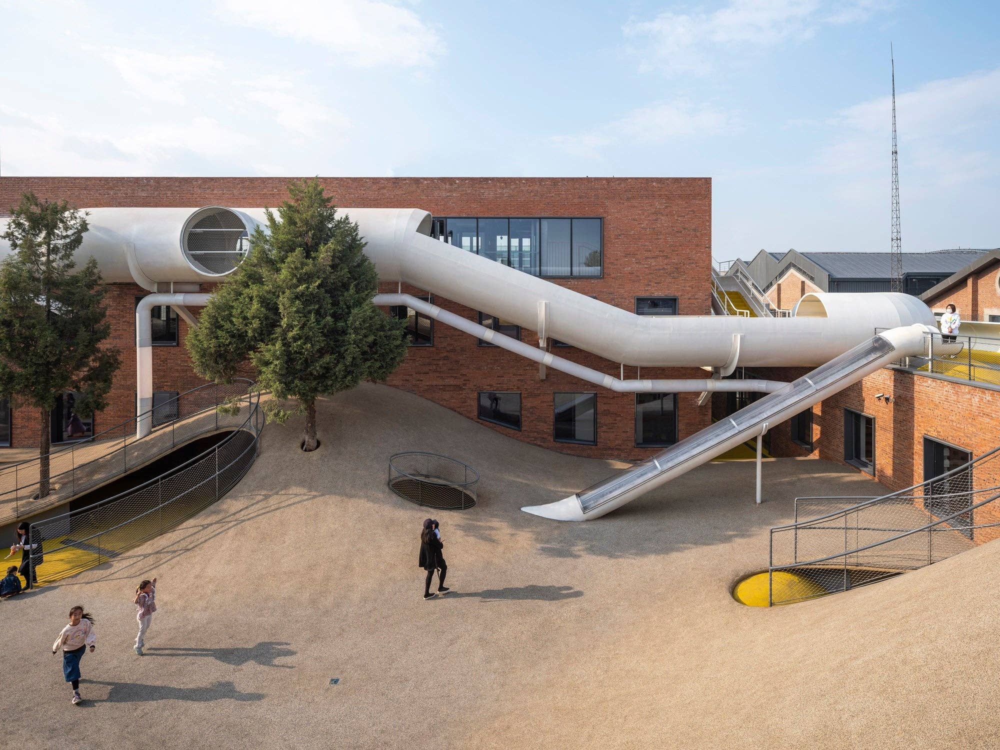 Building for Change – The Architecture of Creative Reuse