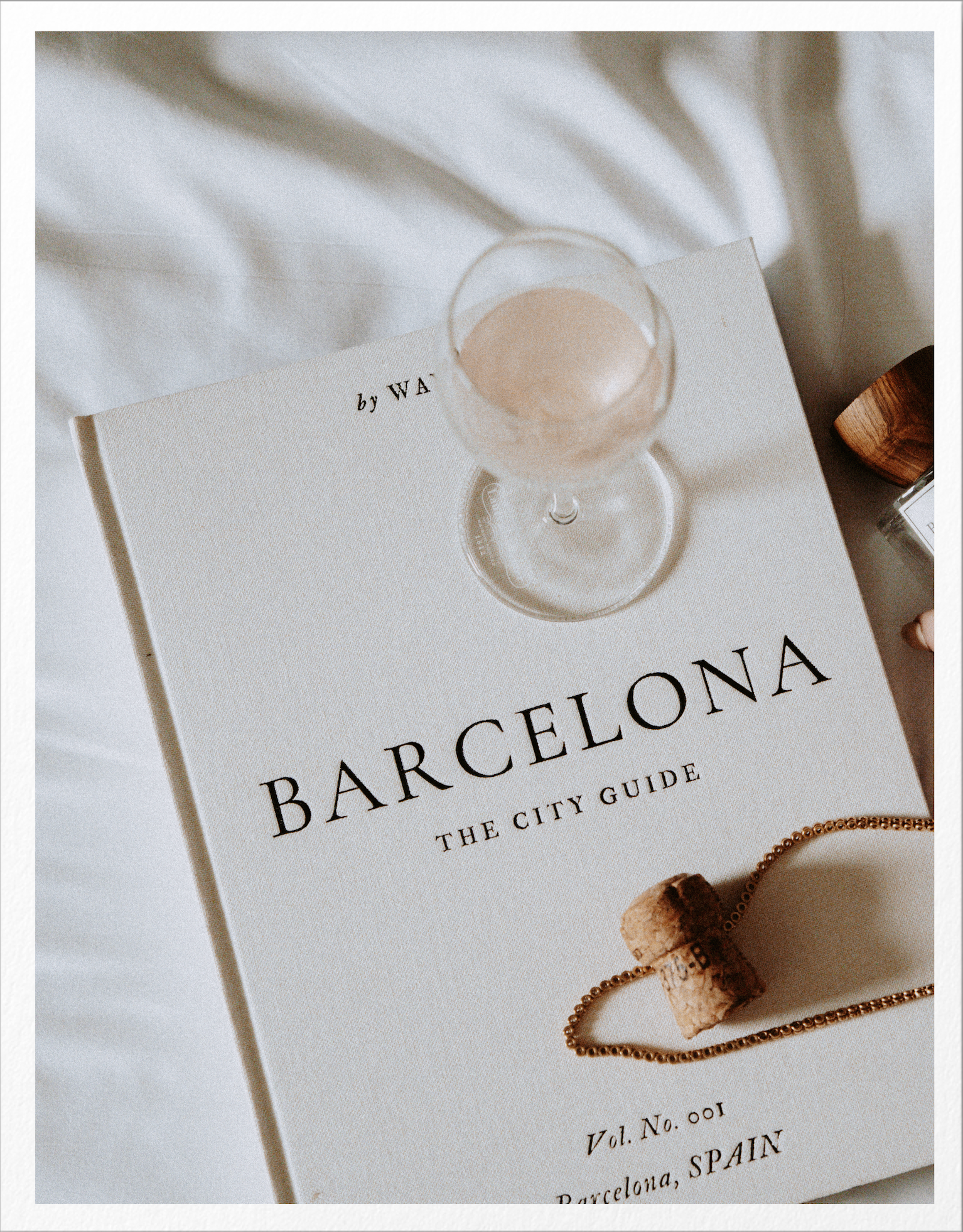 The Barcelona Guide: A Coffee Table Travel Book