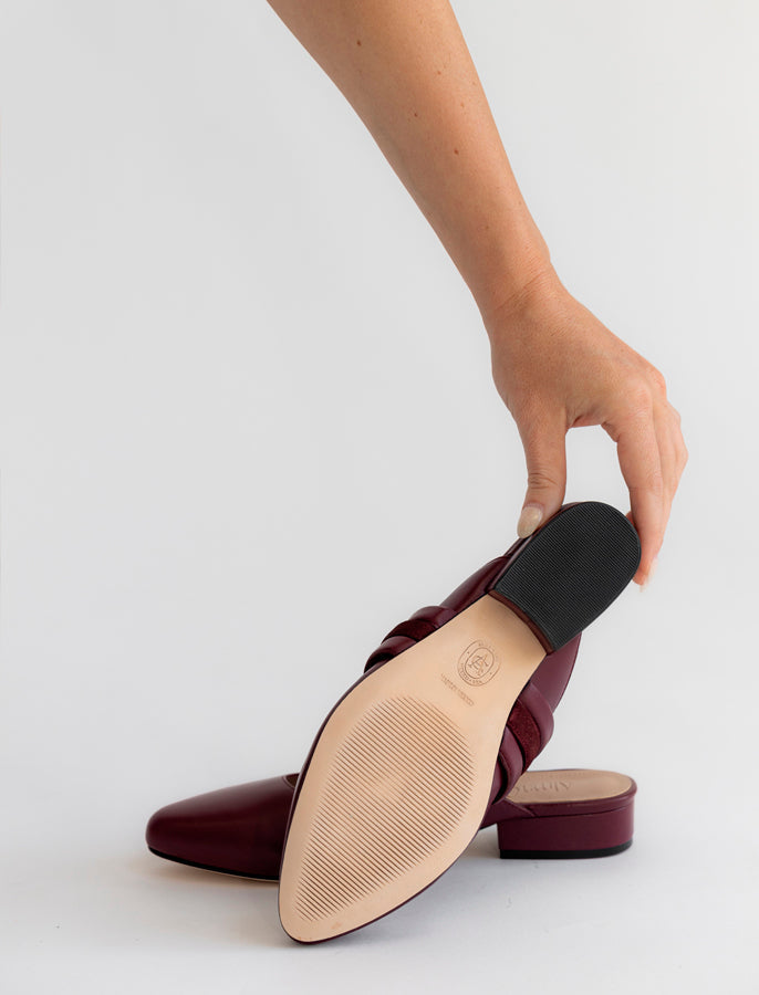 Amelia Flat | Burgundy