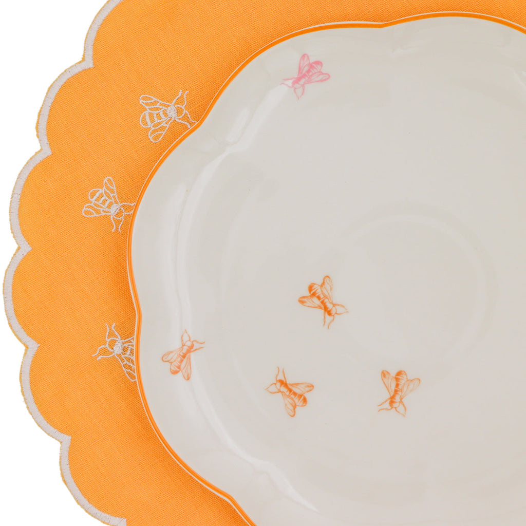 Bumble Voyage Scalloped Dinner Plate | Set of 4 (+1 Bonus Plate)