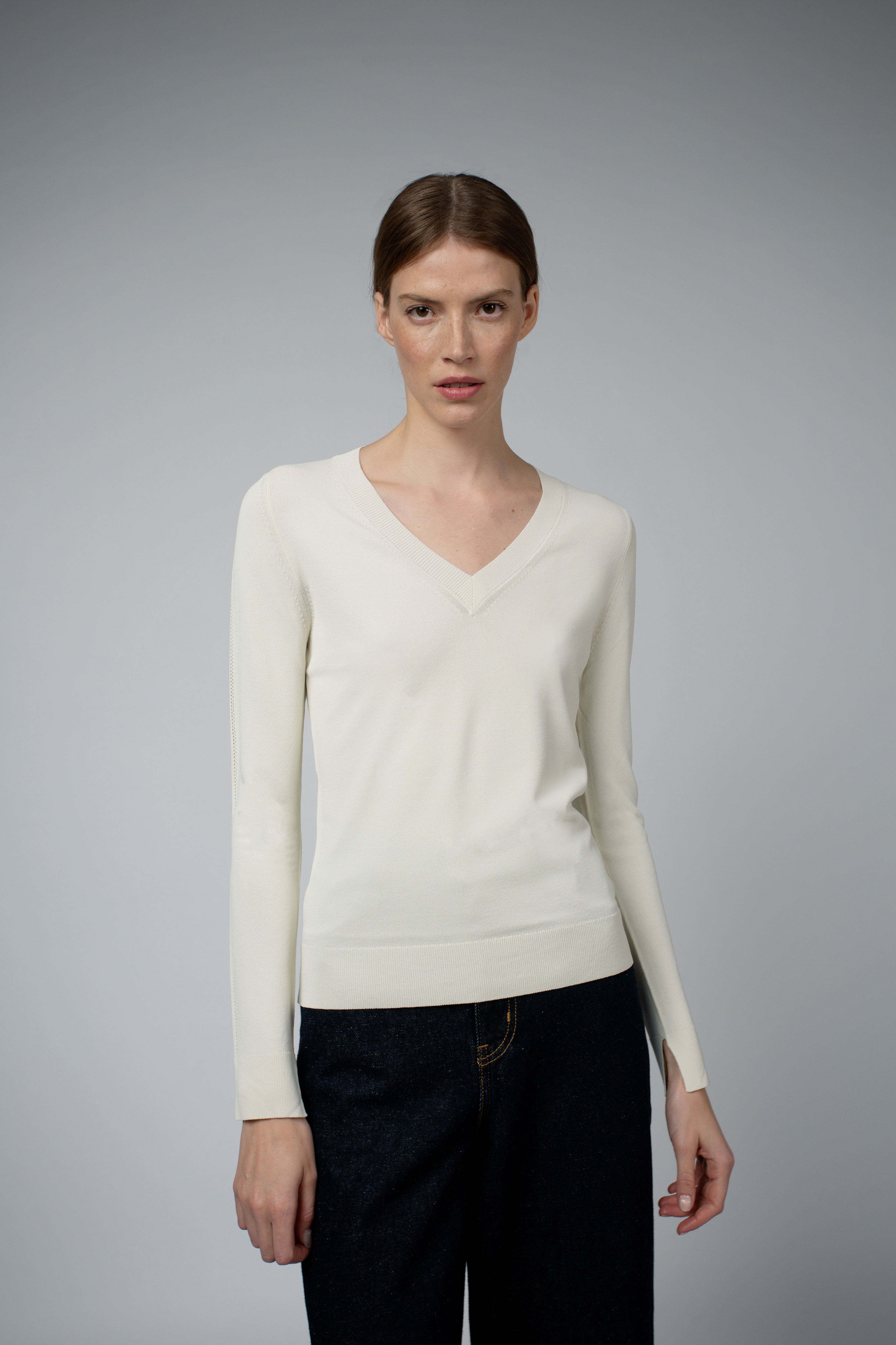 LIVIA LONG SLEEVE V-NECK VISCOSE SWEATER