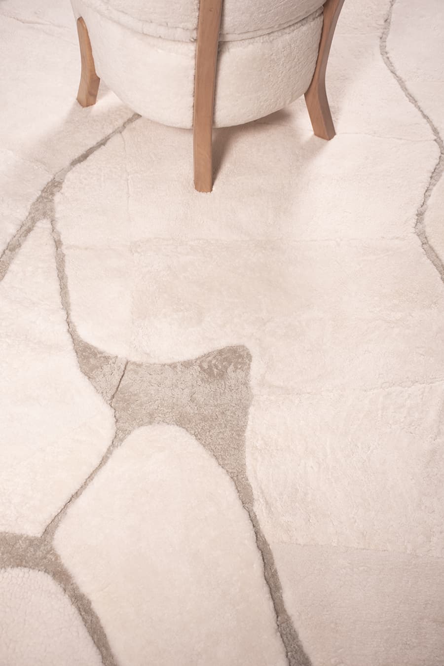 GLIMPSE | White Sheepskin Rug for Modern Interiors