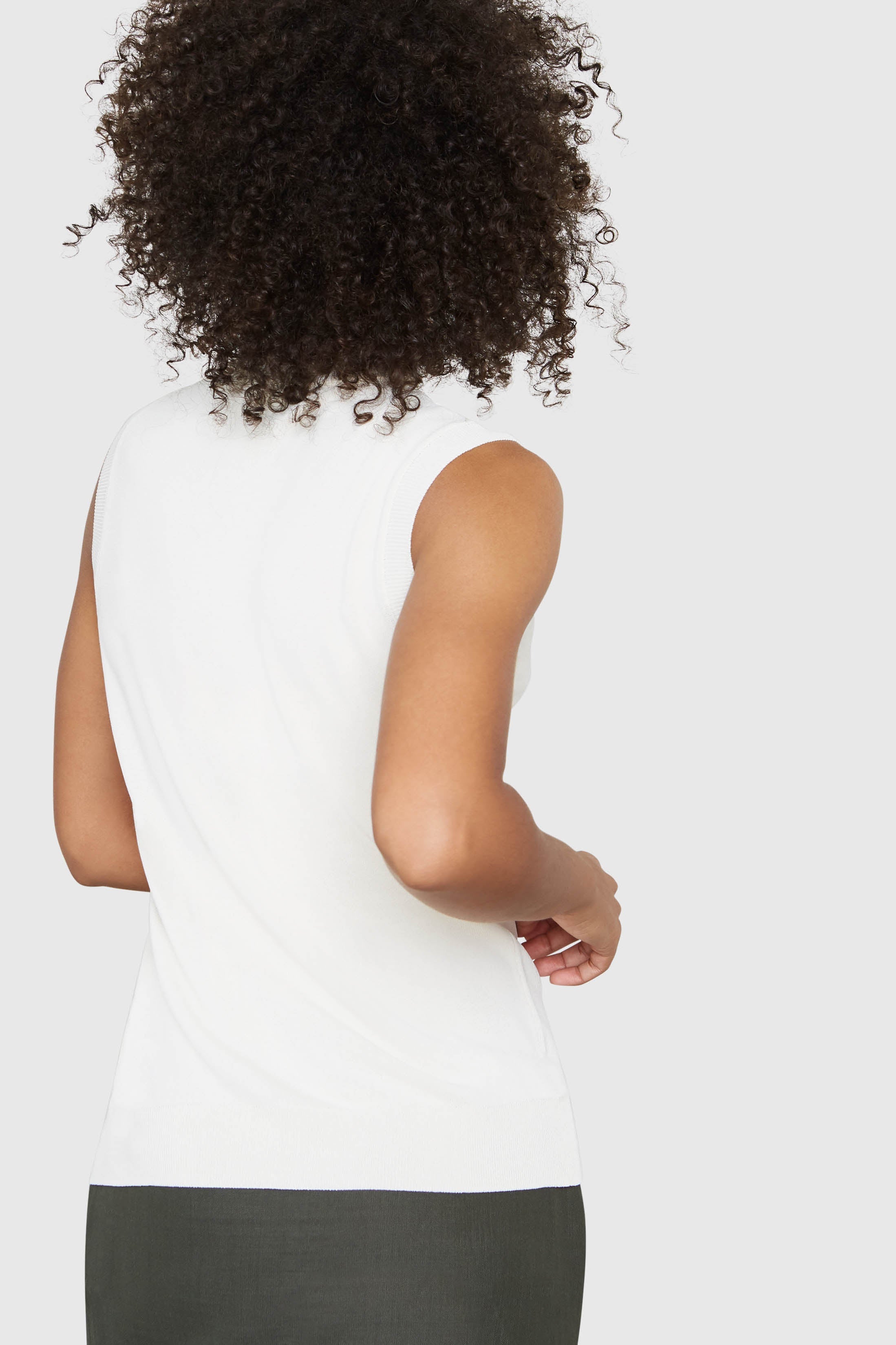 HEPBURN SLEEVELESS VISCOSE SWEATER