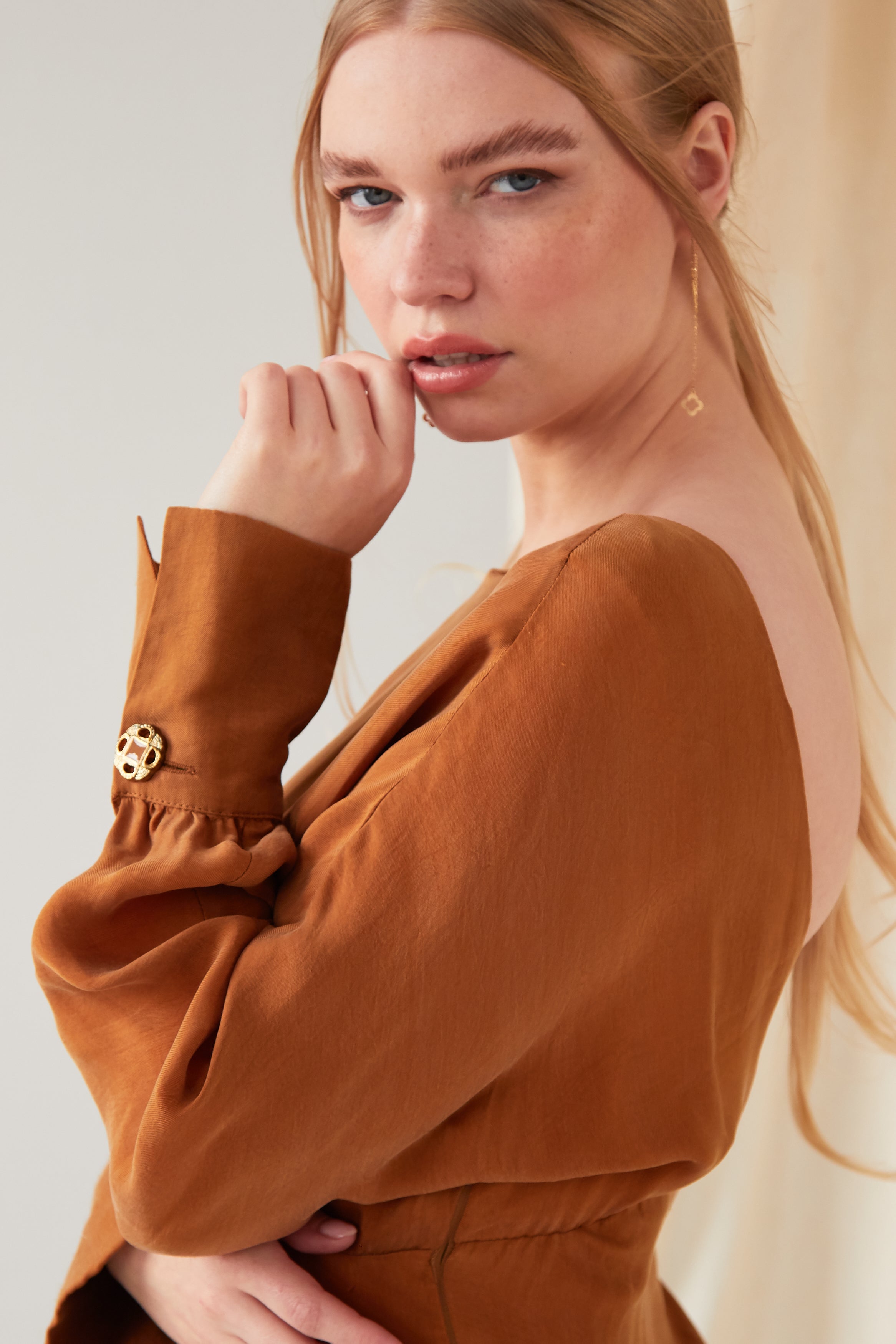 Clover Shape 18K Gold Threader Earrings