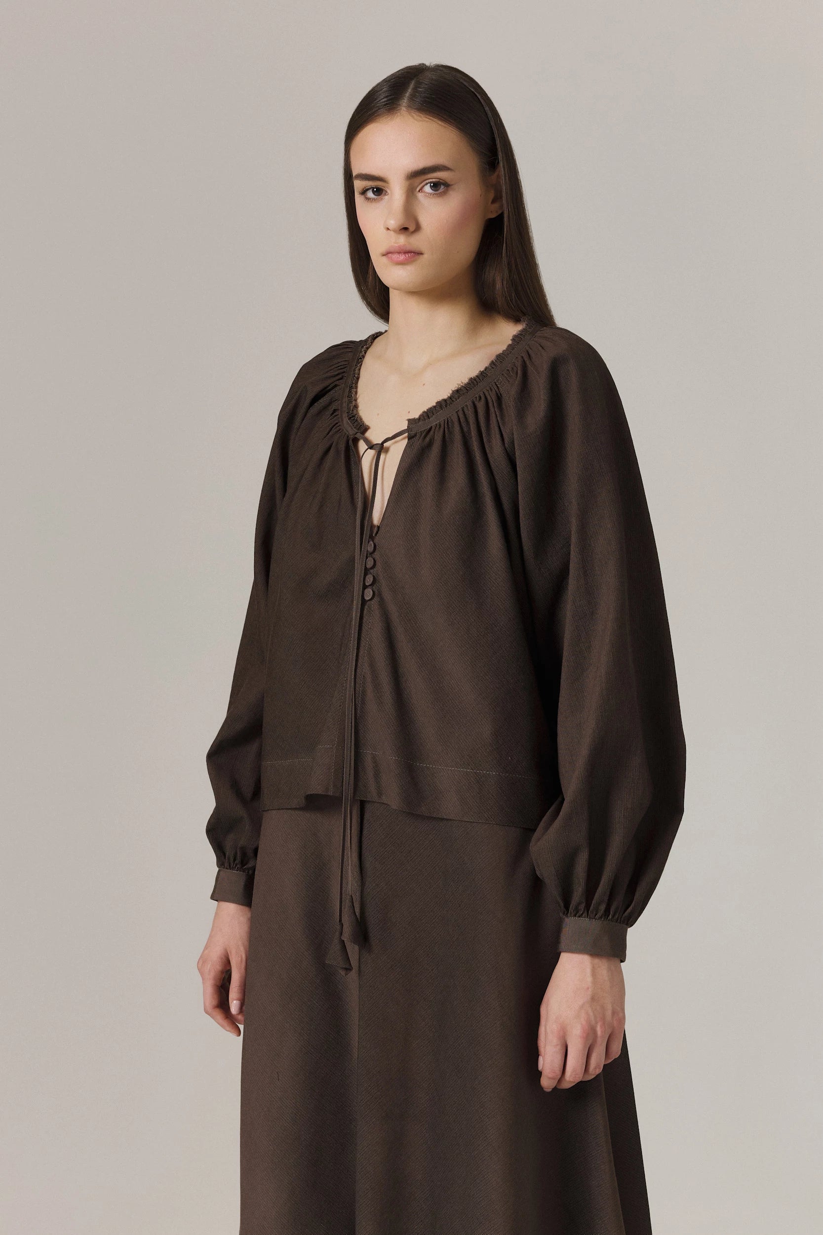 LIA FINE CORDUROY BLOUSE IN UMBER