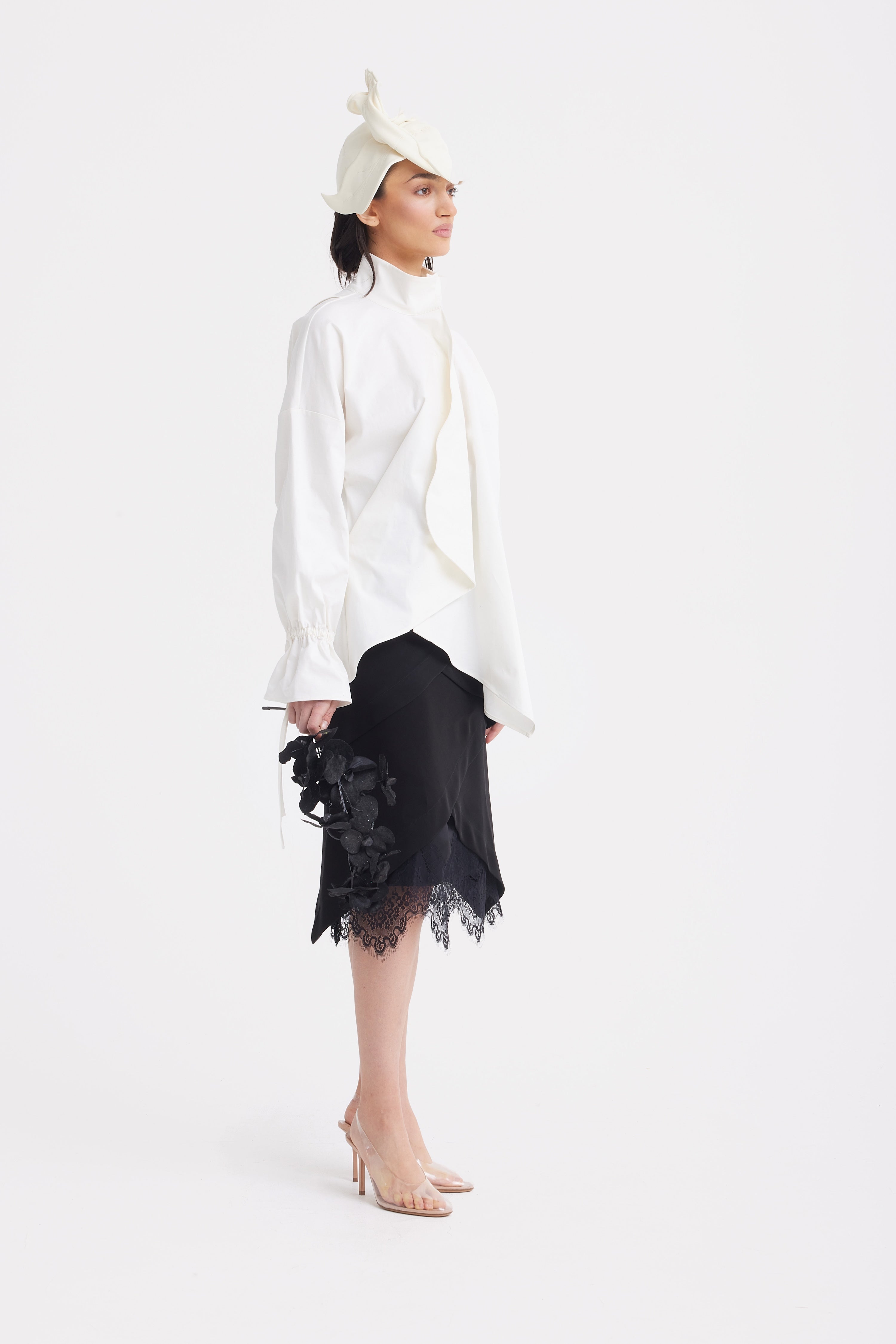 Sophisticated High-Waisted Skirt With Lace Hem Black