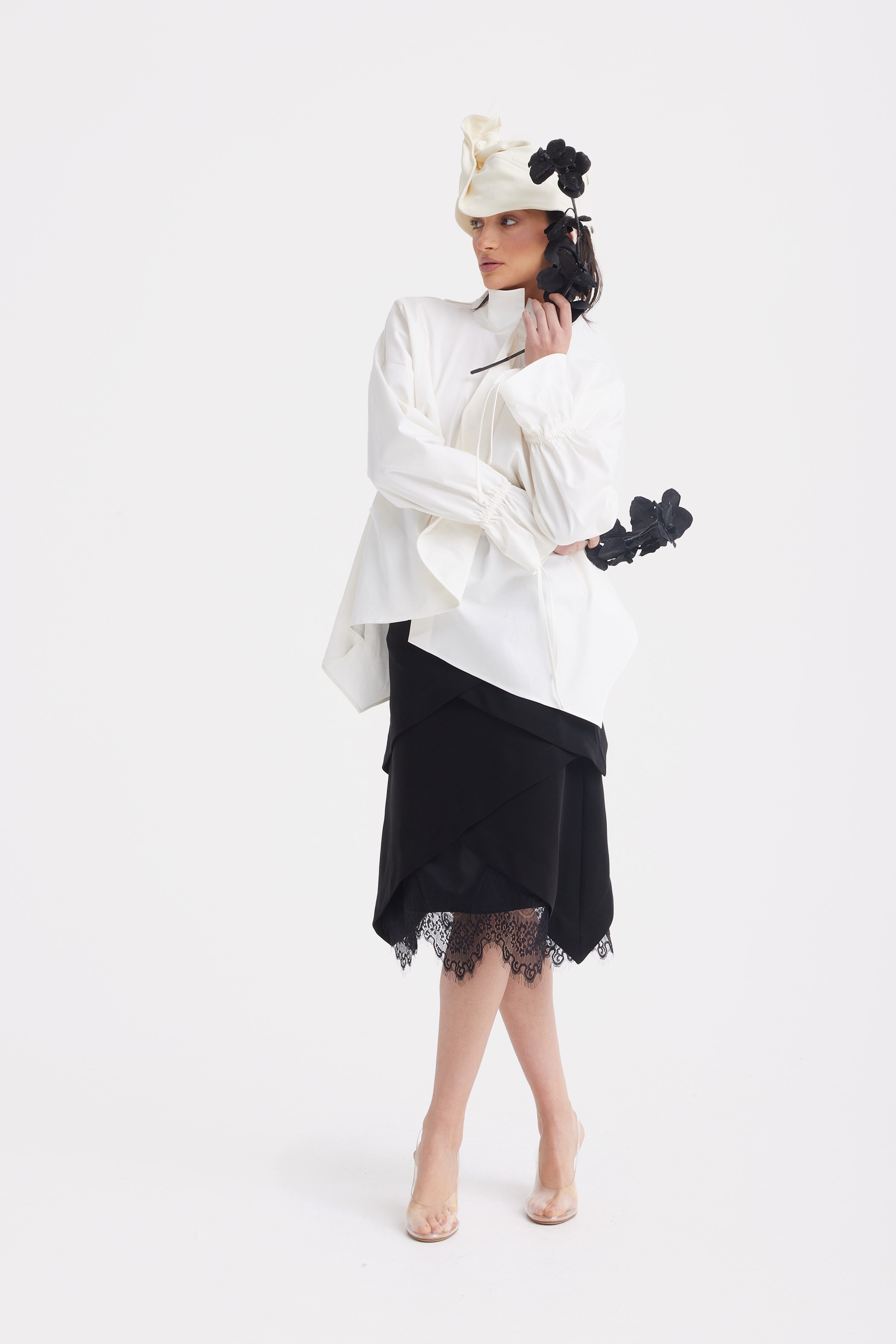 Sophisticated High-Waisted Skirt With Lace Hem Black