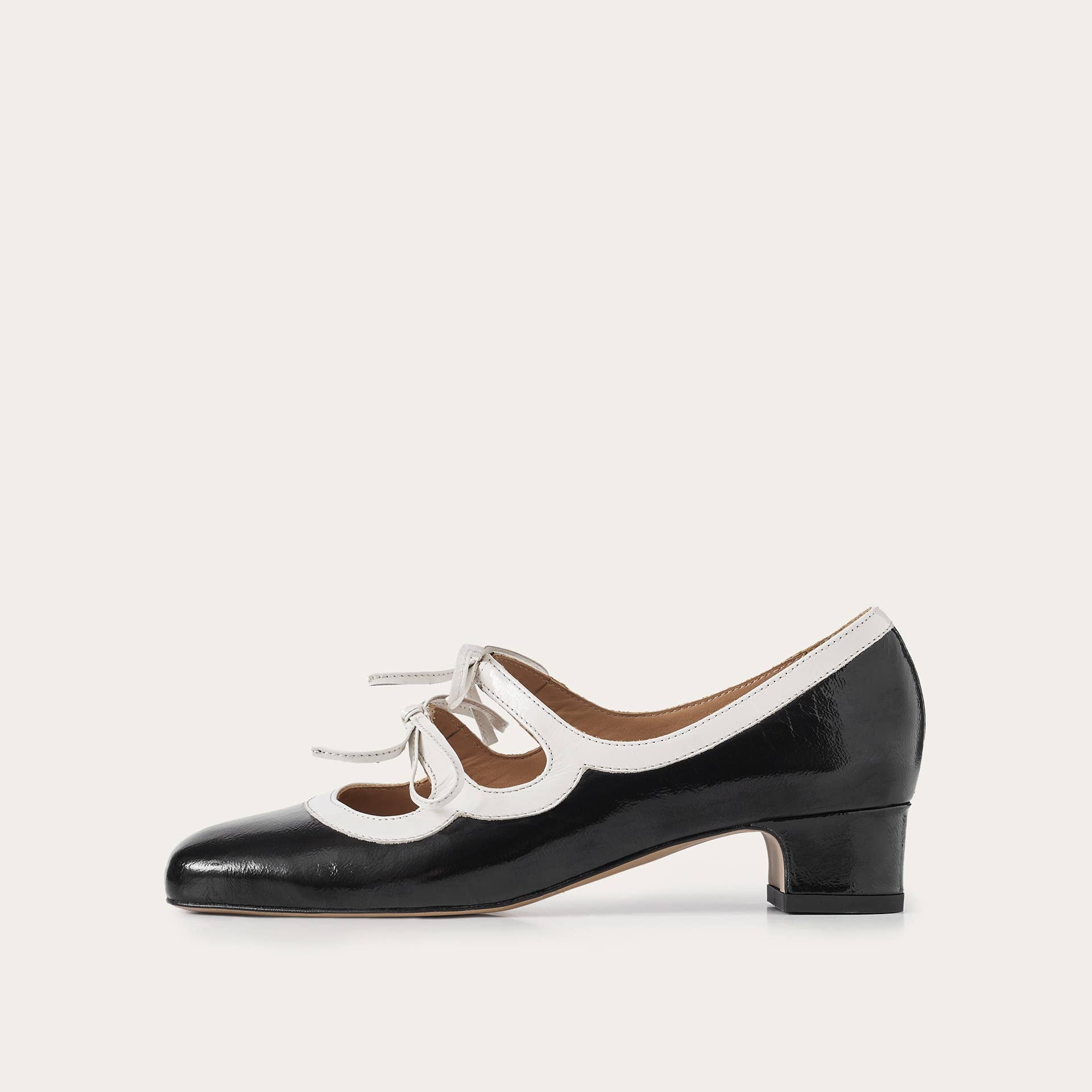 Greta Heels in Black & White Gloss