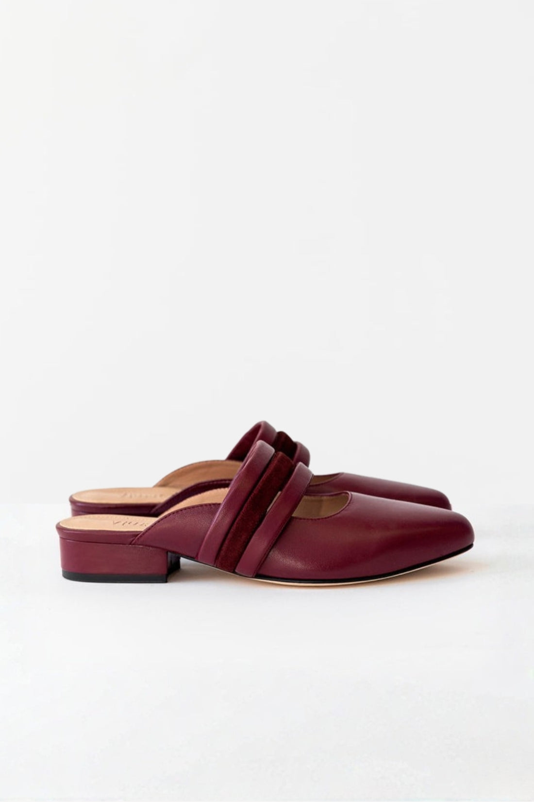 Amelia Flat | Burgundy